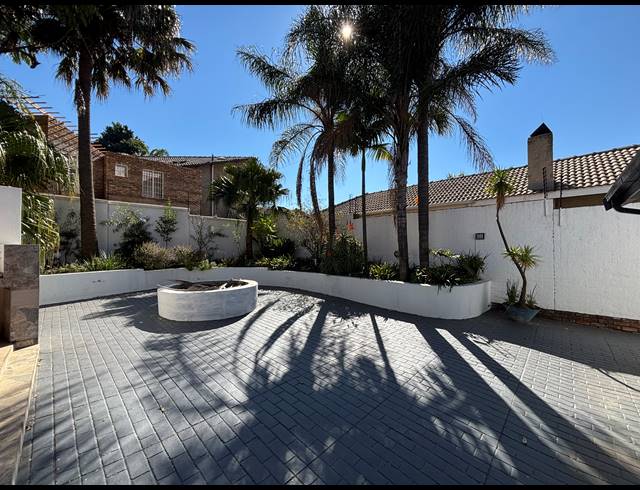 5 BEDROOM HOUSE FOR SALE IN WATERKLOOF RIDGE